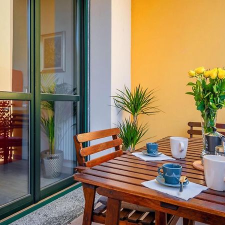 Parma Residential Apartment Con Balcone Bagian luar foto