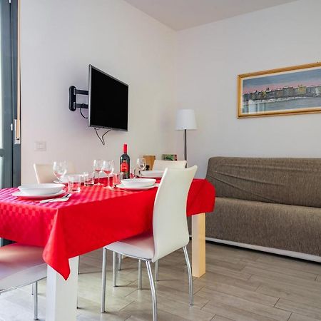 Parma Residential Apartment Con Balcone Bagian luar foto