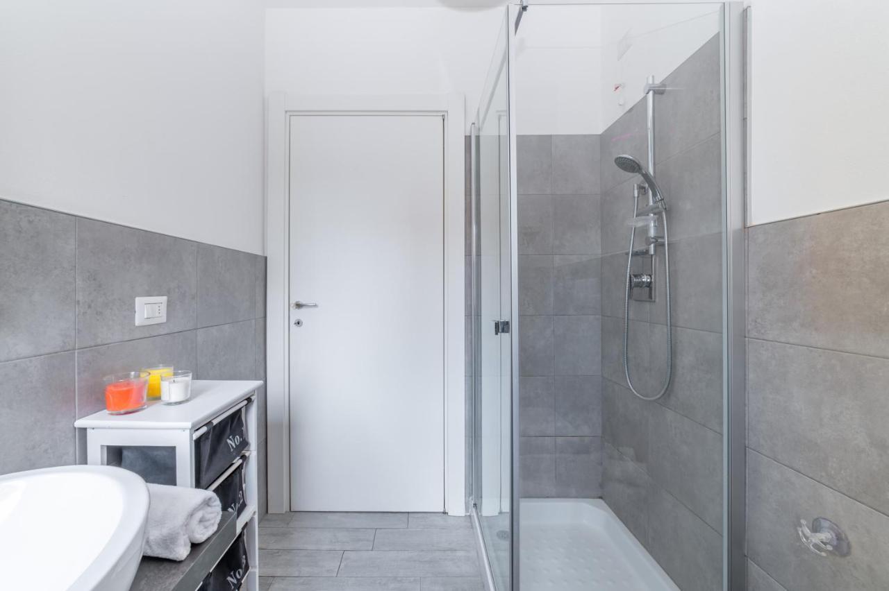 Parma Residential Apartment Con Balcone Bagian luar foto