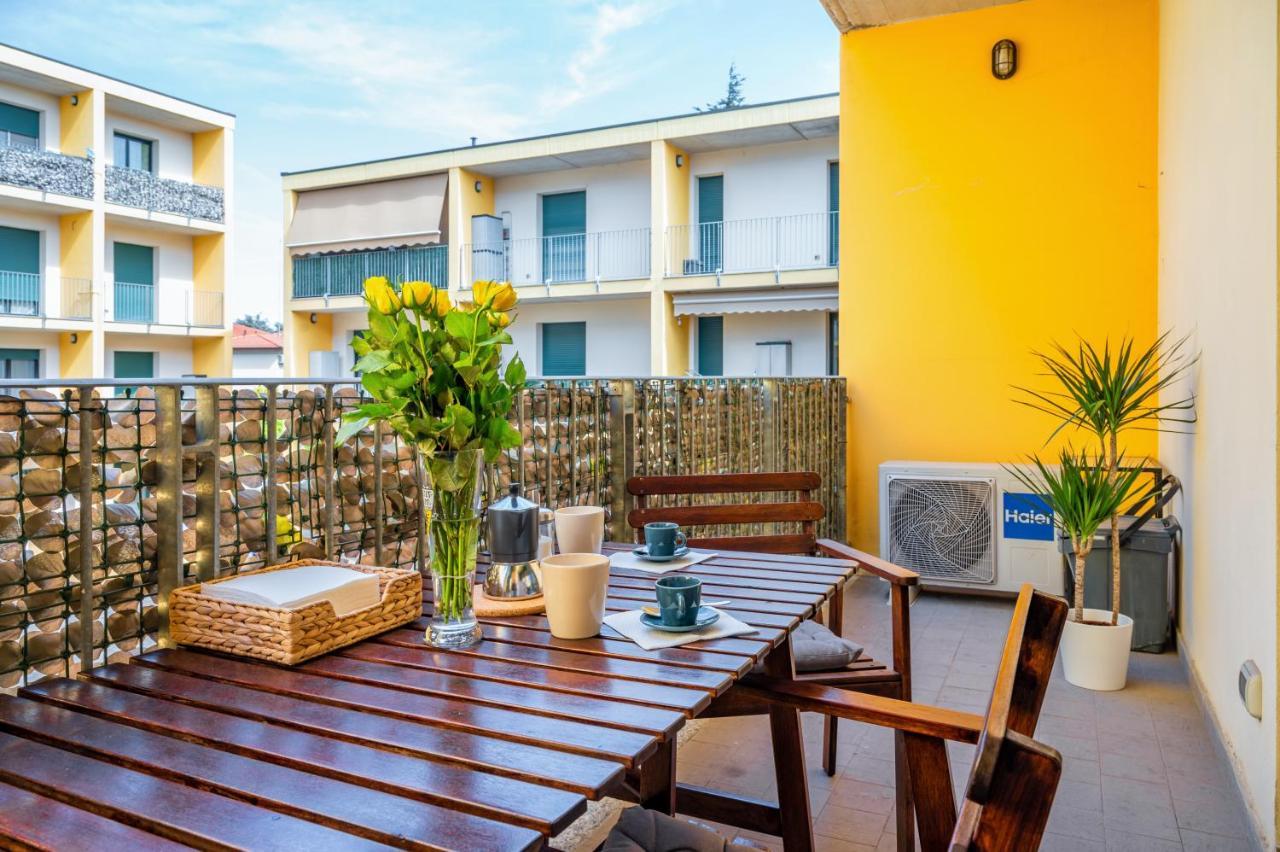 Parma Residential Apartment Con Balcone Bagian luar foto