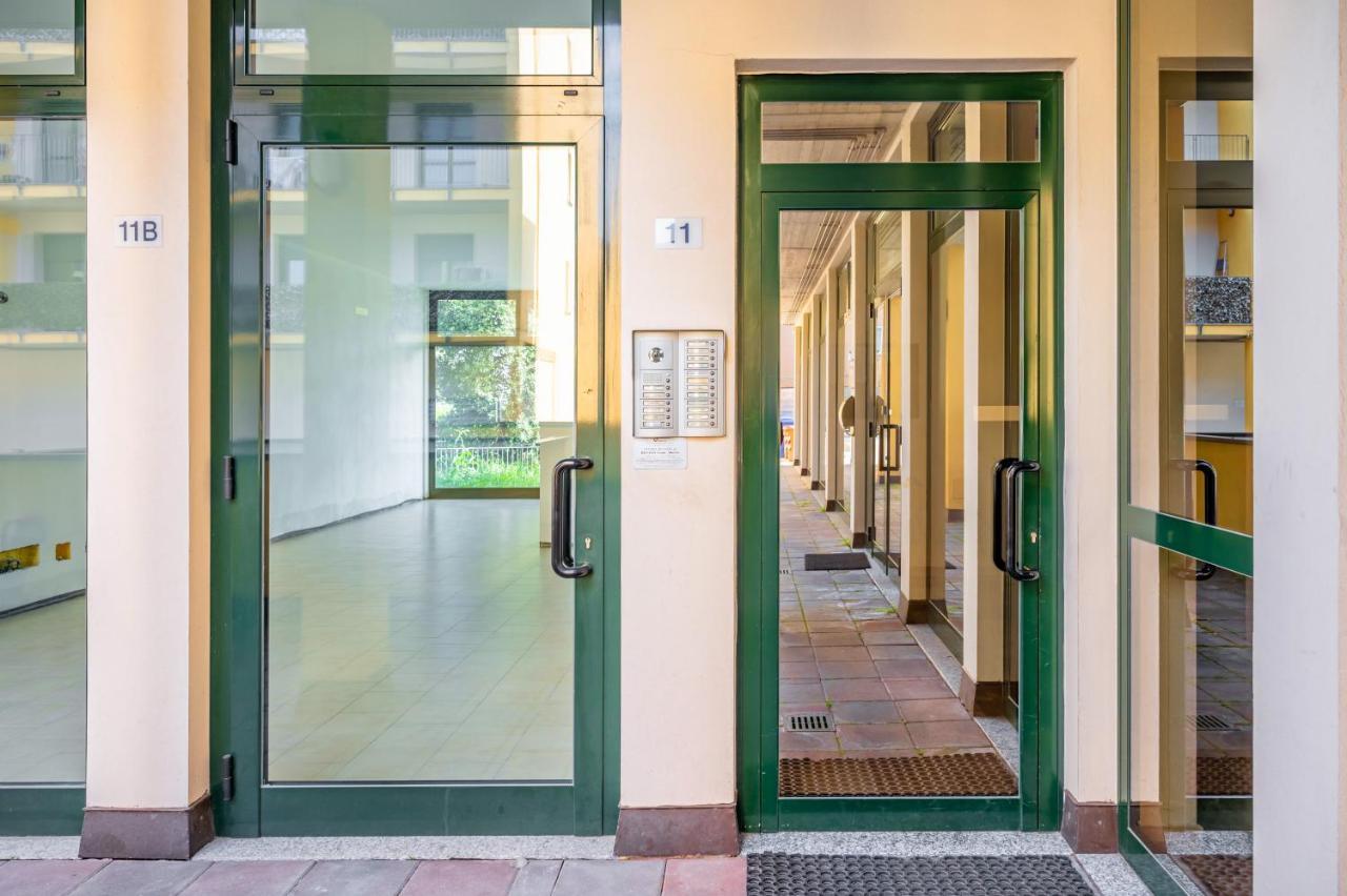 Parma Residential Apartment Con Balcone Bagian luar foto
